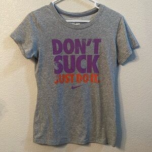 Used grey Nike women’s shirt